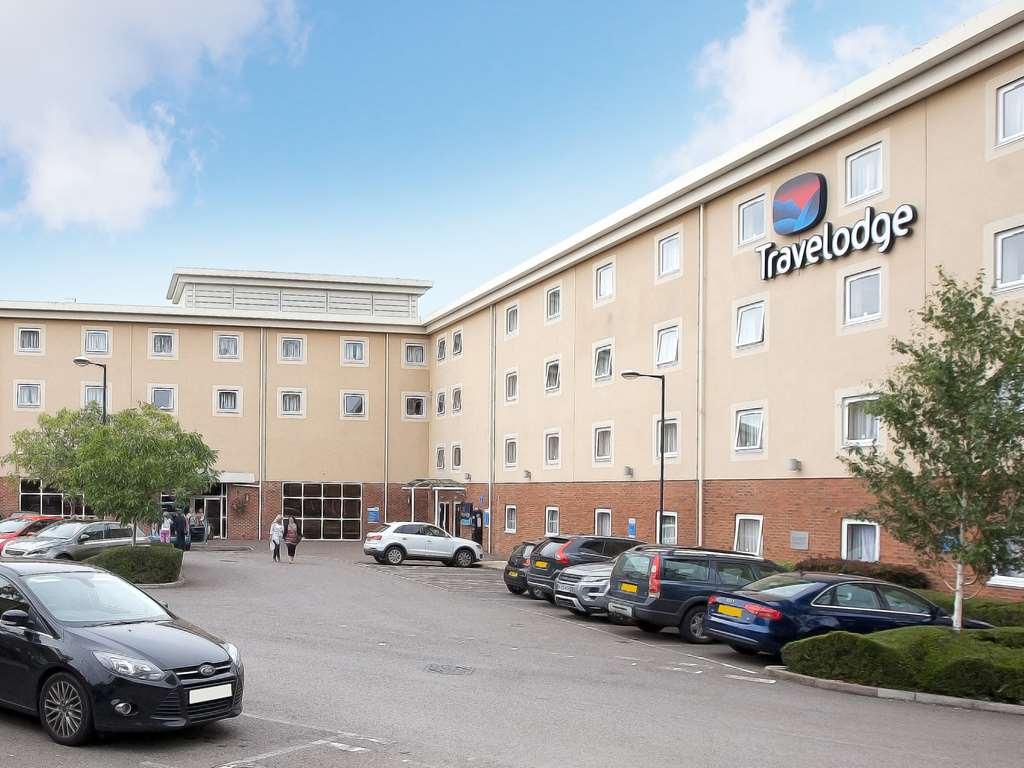 Travelodge เชลเทนแฮม ภายนอก รูปภาพ
