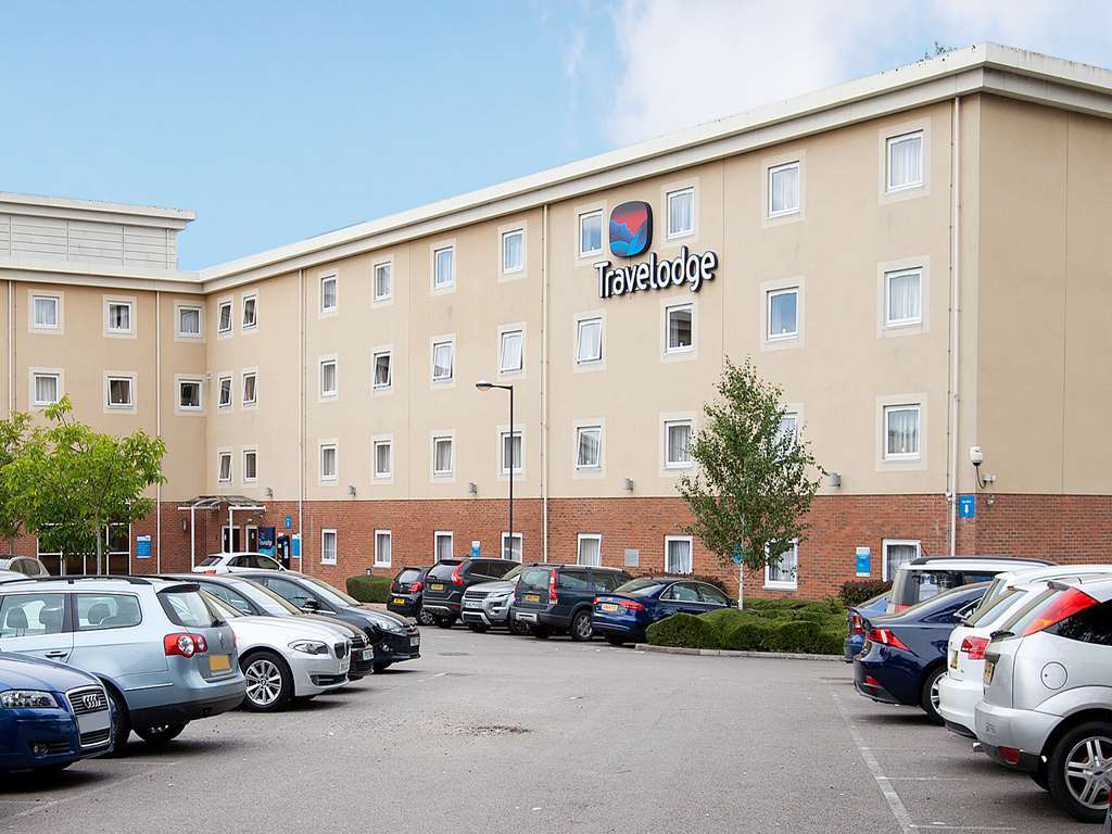 Travelodge เชลเทนแฮม ภายนอก รูปภาพ