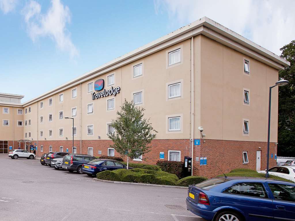 Travelodge เชลเทนแฮม ภายนอก รูปภาพ