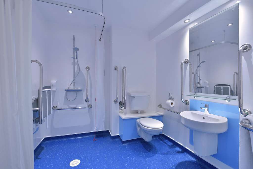 Travelodge เชลเทนแฮม ห้อง รูปภาพ
