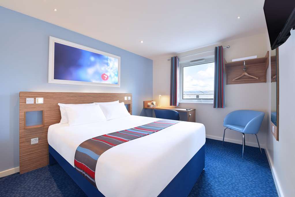 Travelodge เชลเทนแฮม ห้อง รูปภาพ