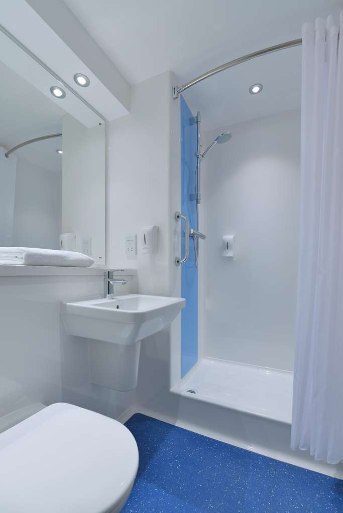 Travelodge เชลเทนแฮม ห้อง รูปภาพ