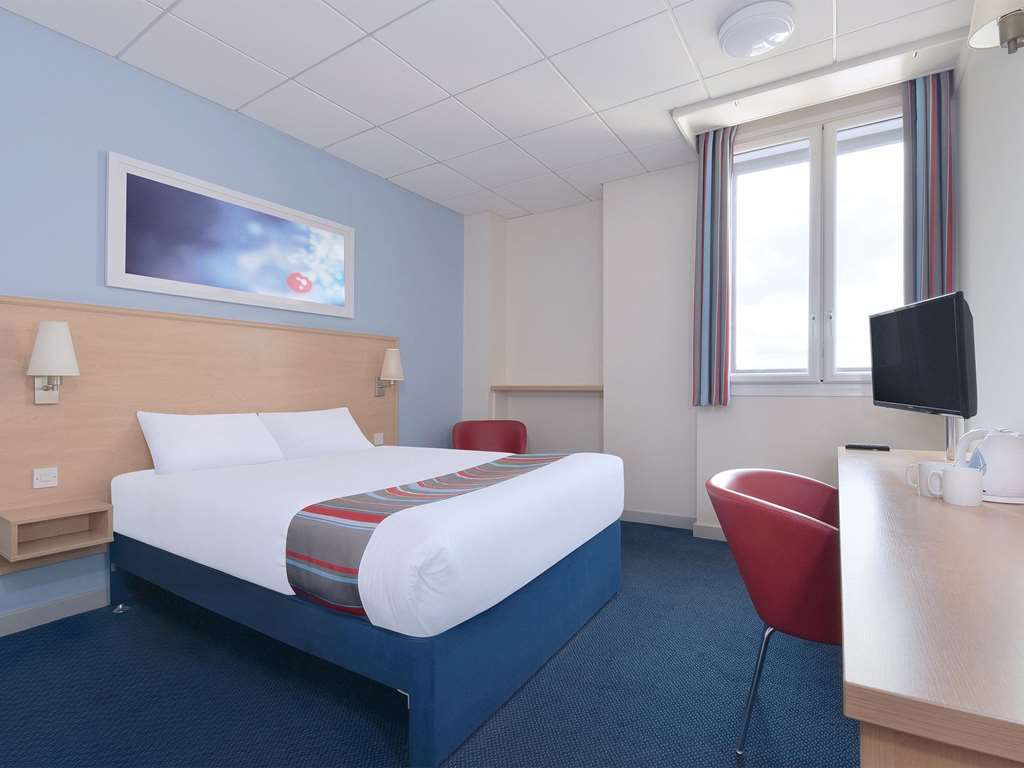 Travelodge เชลเทนแฮม ห้อง รูปภาพ